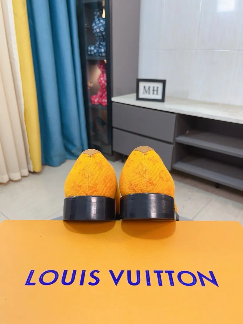 Ex-factory price 720🌹🌹High version [LV] Louis Vuitton's popular casual leather shoes🎖Fashionable and elegant🎖🎖Material: Original imported open-edge beaded cowhide, washed cowhide leather lining, original open-molded rubber outsole, high-end and classy, ​​elegant quality, instantly transforming into a handsome man ❤❤Standard\nNumber: 38-44